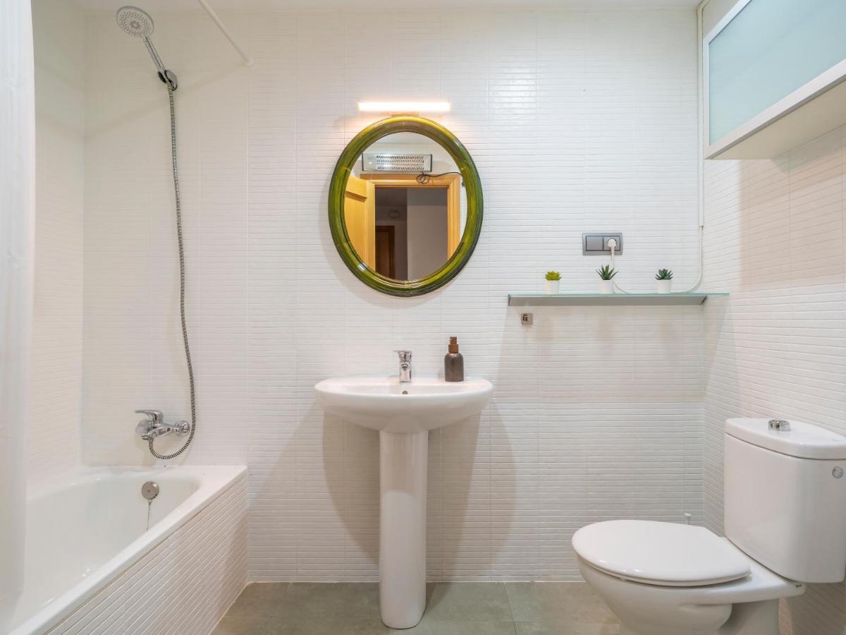 Sanders Uptown - Cute One-Bedroom Apartment Near City Center Малага Экстерьер фото